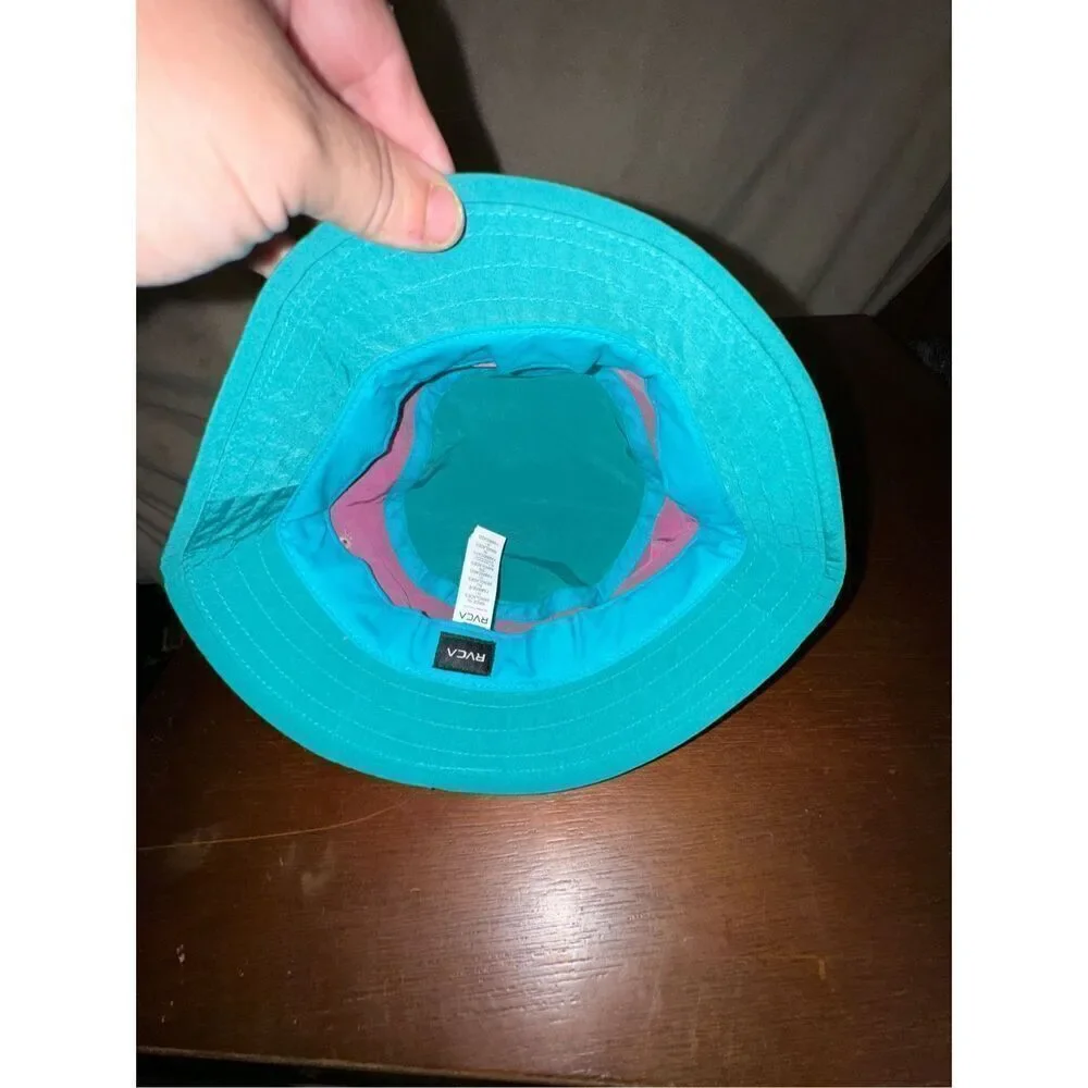 NWT RVCA bucket hat